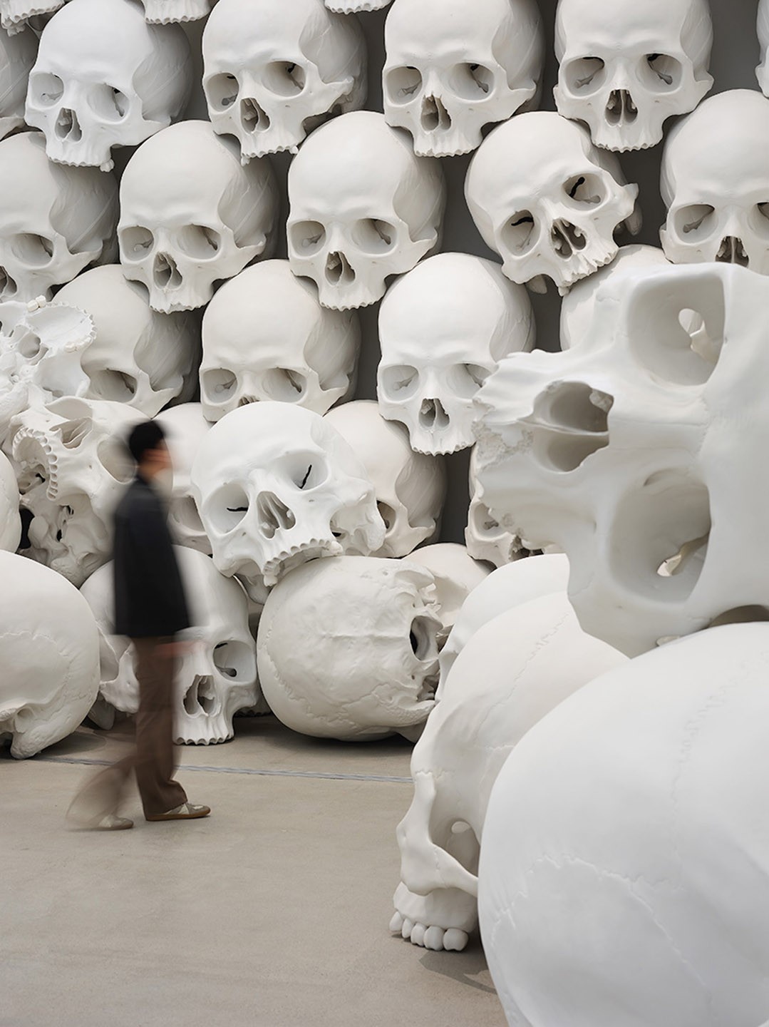 ロン・ミュエクの『マス』展示風景