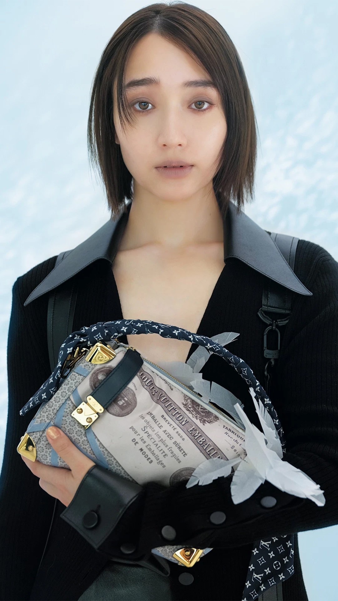 〈ルイ・ヴィトン〉白本彩奈、羽ばたくワードローブ