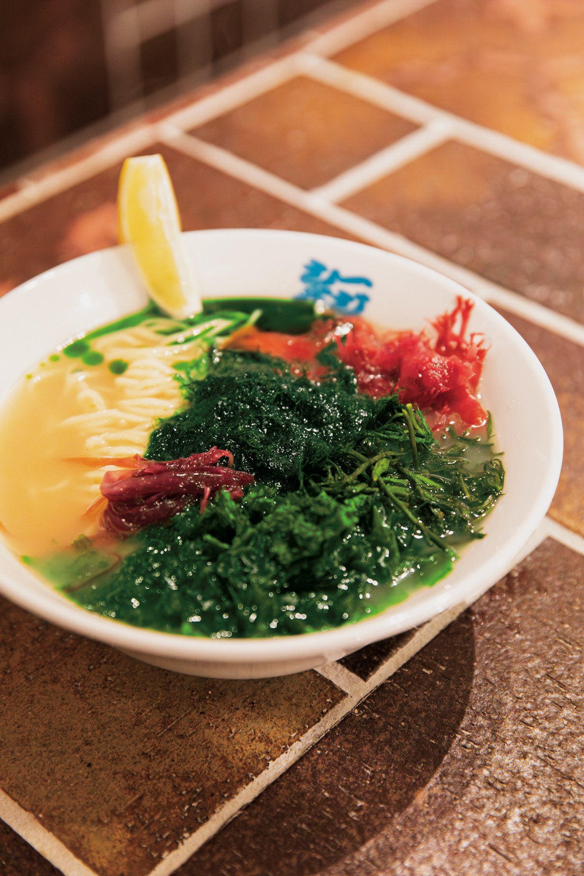 東京・八重洲「シーベジスタンド」海藻ラーメン