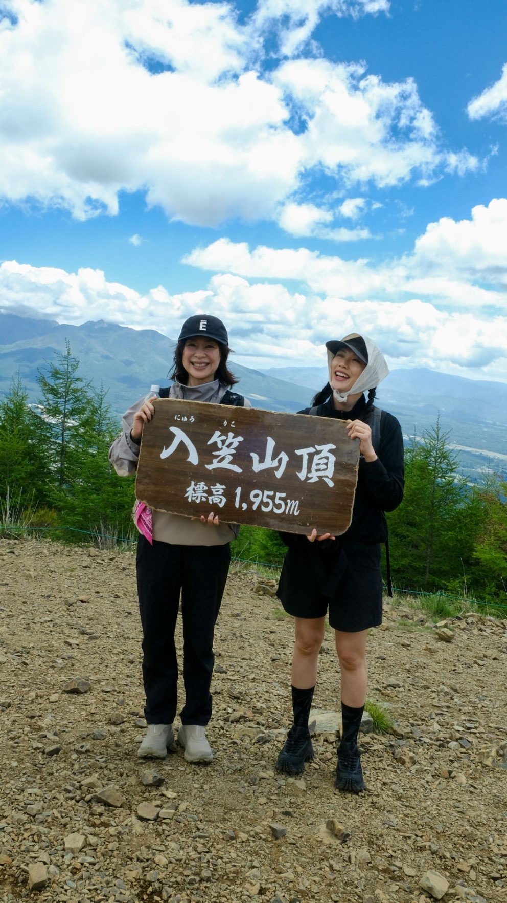 臼田あさ美と西田尚美、爽快な湿原広がる入笠山へ