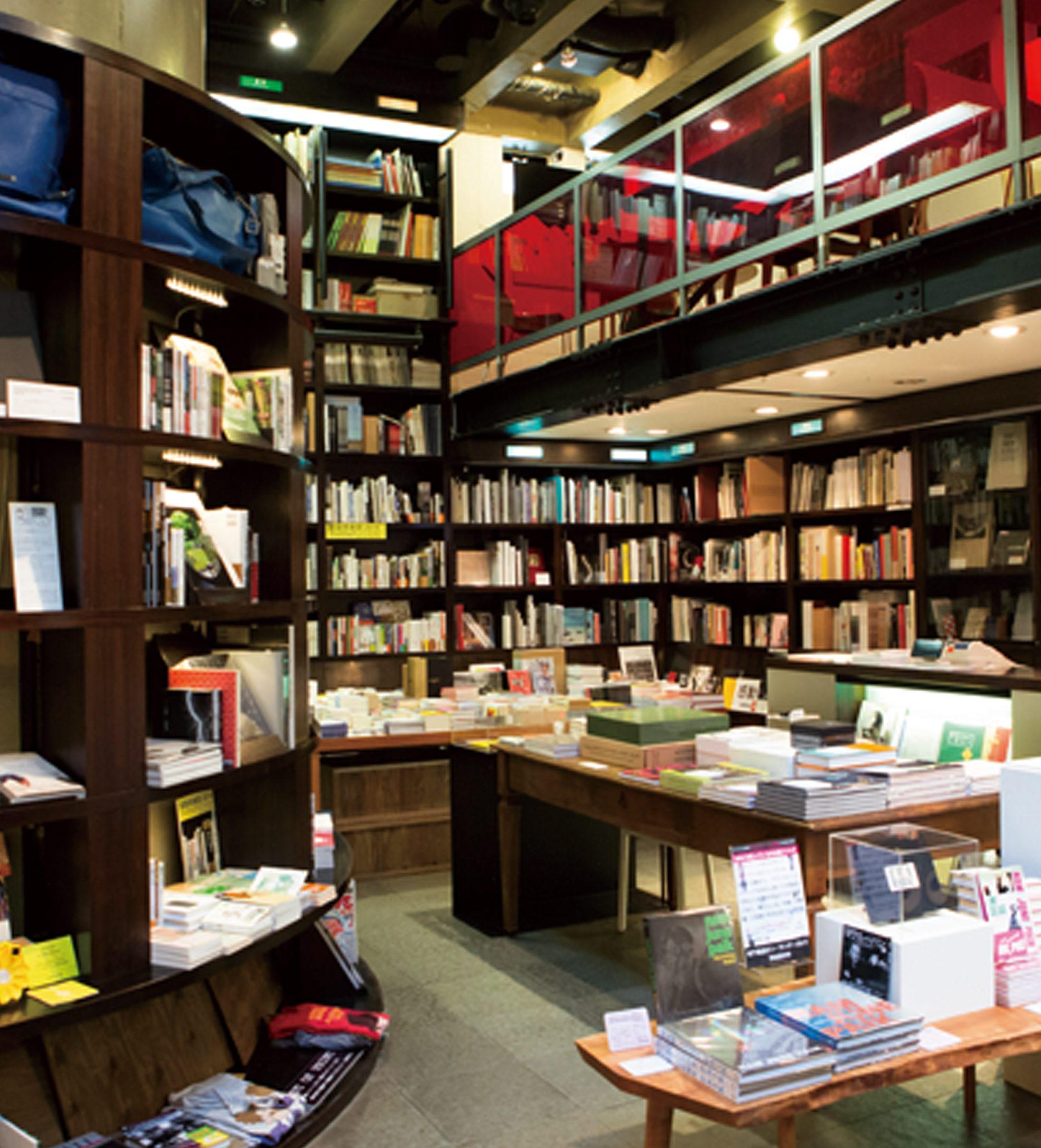 目利きの本屋さんが選ぶ「ファッションを知る本、感じる本」 – ヒントがいっぱい、青山の老舗書店【on Sundays】