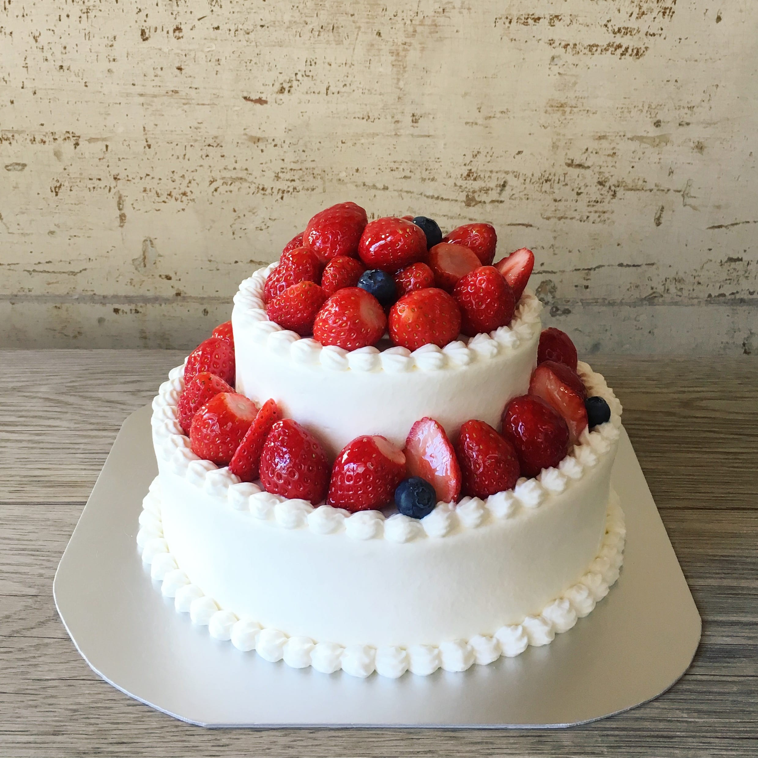 アラボンヌーの2段ショートケーキ