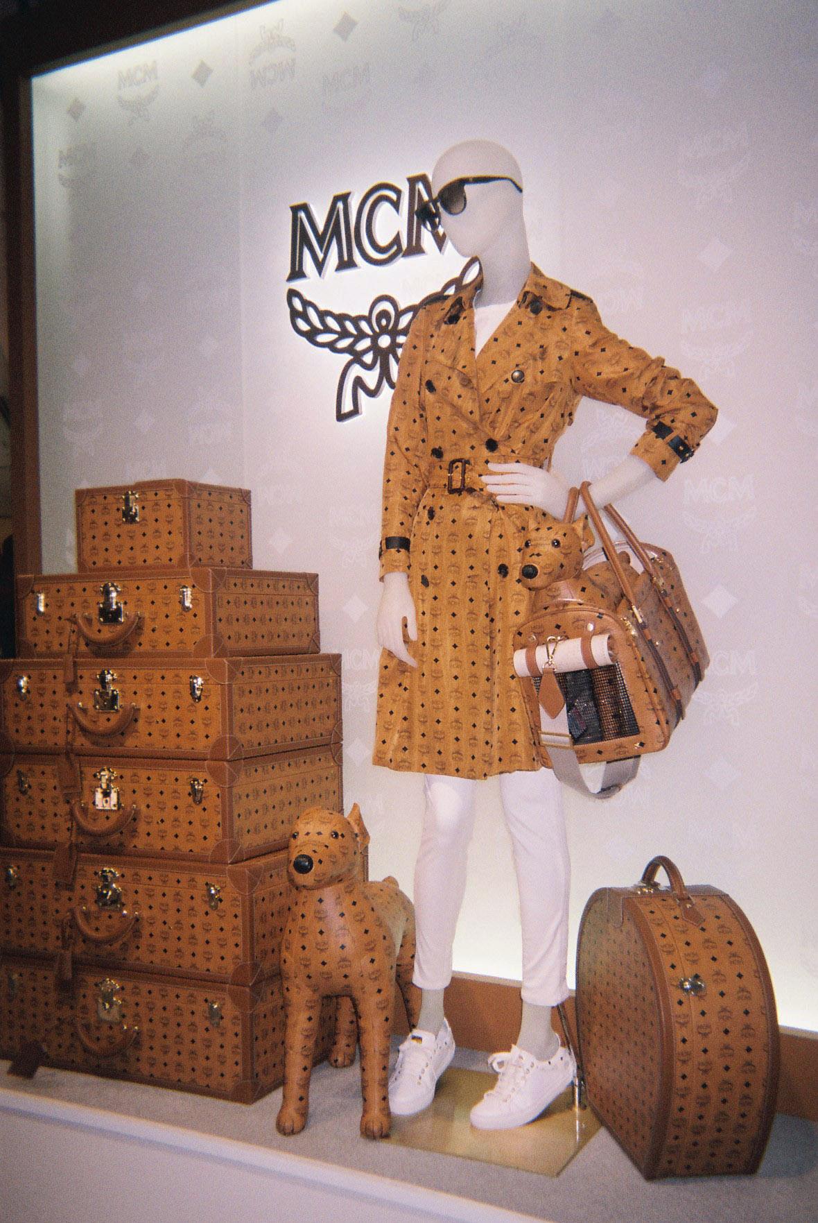 〈MCM〉 × ISETAN SHINJUKU「時空を超えたMCMの過去・現在・未来を駆ける旅」POP UP STOREがオープン!モデル 森星ちゃんをキャッチ♡