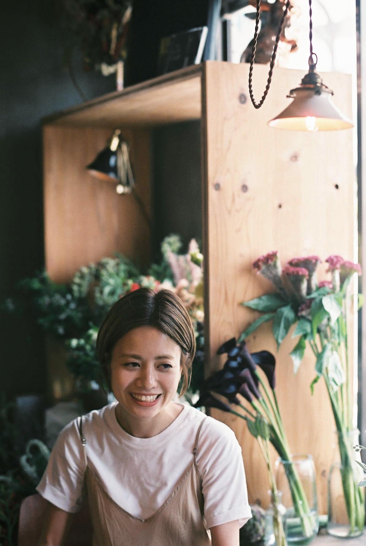 自分らしい花屋を目指して。whole ✕ 綱川禎子さん – 店と人 vol.3