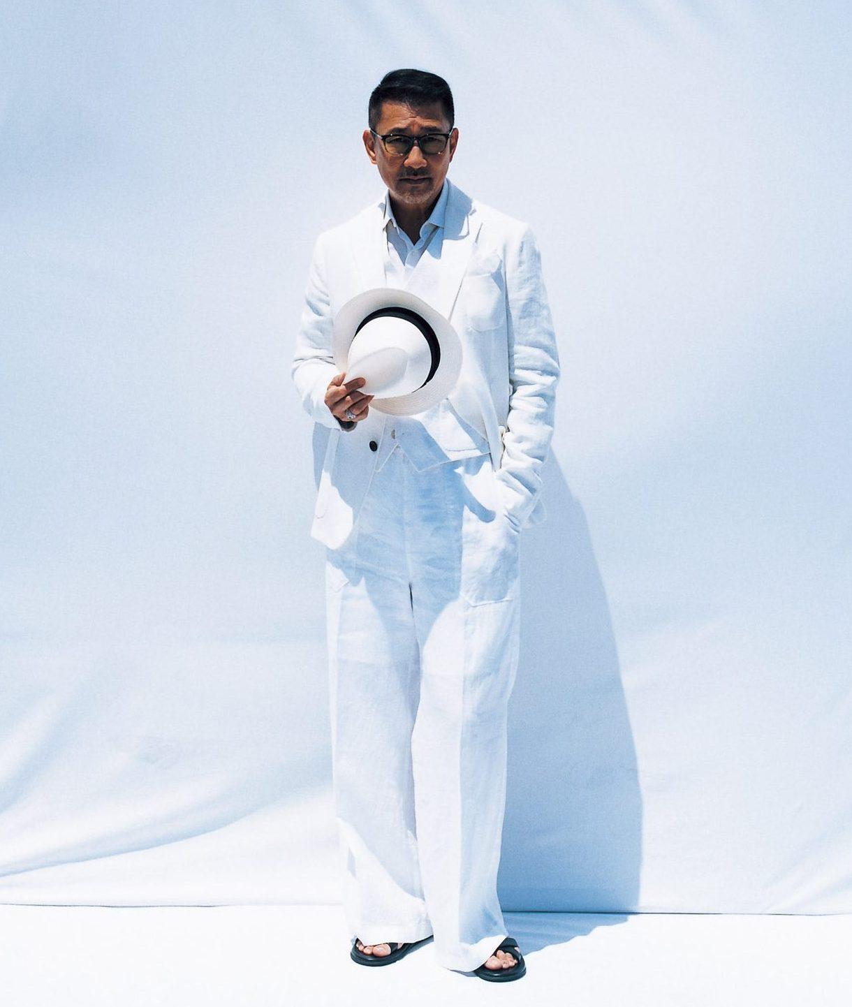 俳優・中井貴一が語るダンディズムとは!? 大人の余裕を感じる全身白の着こなしで登場。