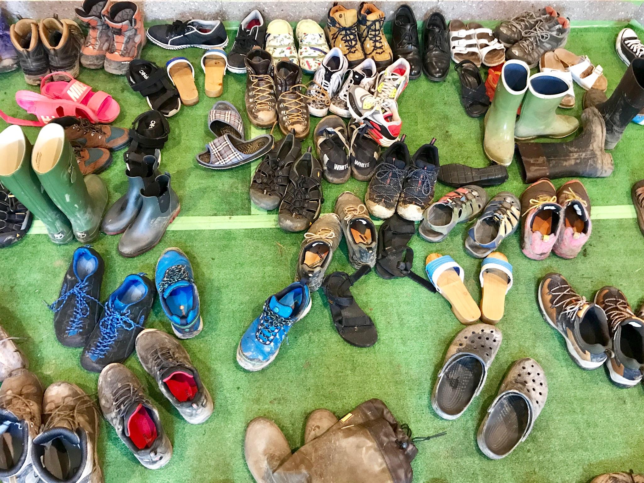 FUJI ROCK FESTIVAL ’17 おしゃれスナップ選手権⑤豪雨に負けない才色兼備シューズ