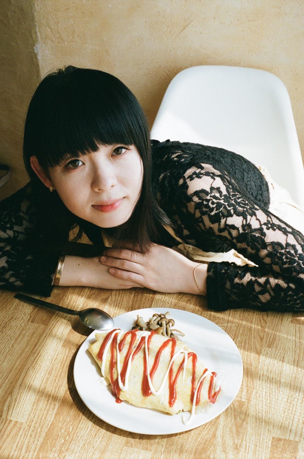 ニューアルバム『まっしろな気持ちで会いに行くだけ』平賀さち枝とつくる詩中に出てくるオムライス。「悩む自分を無視しないで気づいてあげよう」