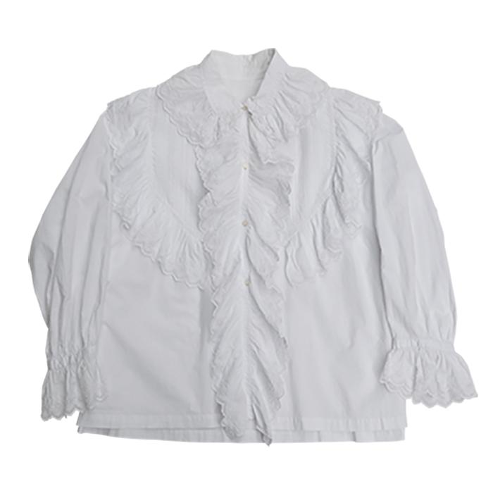 20年代のアンティーク。純白のレースが、着る人の可憐な魅力を引き出す。ブラウス …
