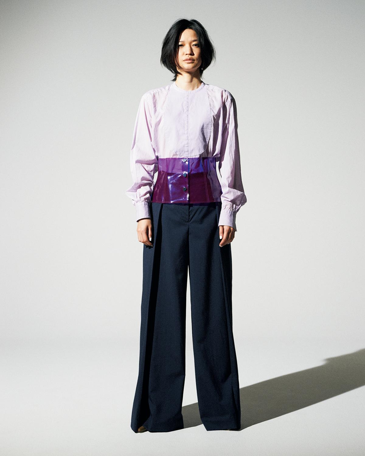 知的な色、ネイビーの考察とモダンスタイル