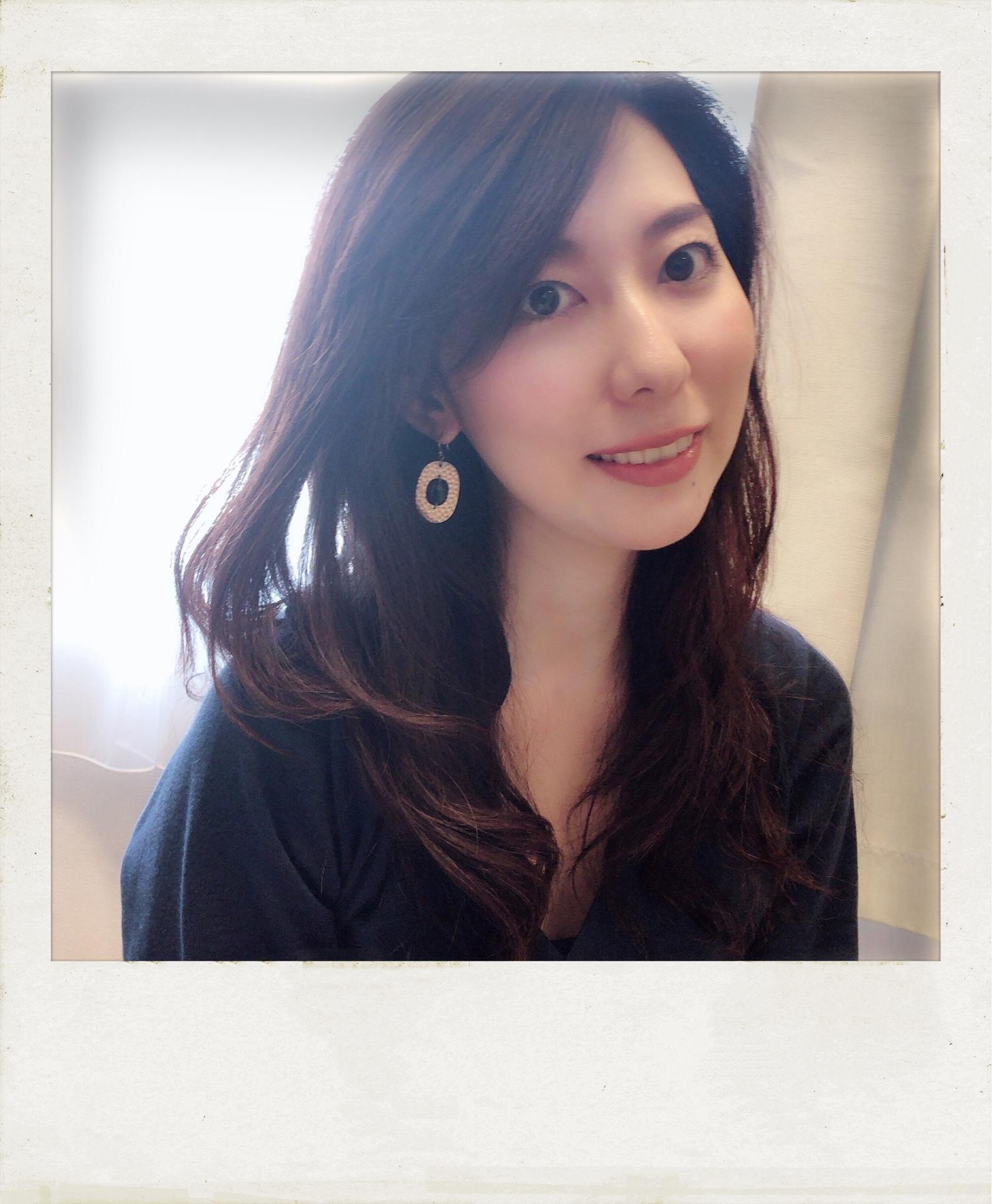 きれいな人のポーチの中身〜美女の輪 No.1 鰻澤智美さん