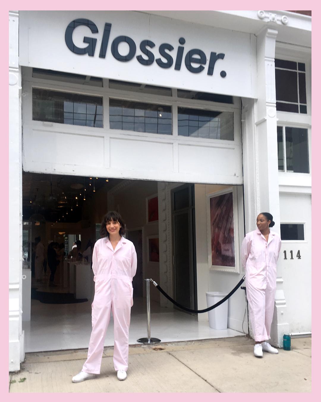 ガールズカルチャーを体現。噂のピンクのコスメ「glossier(グロッシアー)」シカゴのショップへ行ってきた！