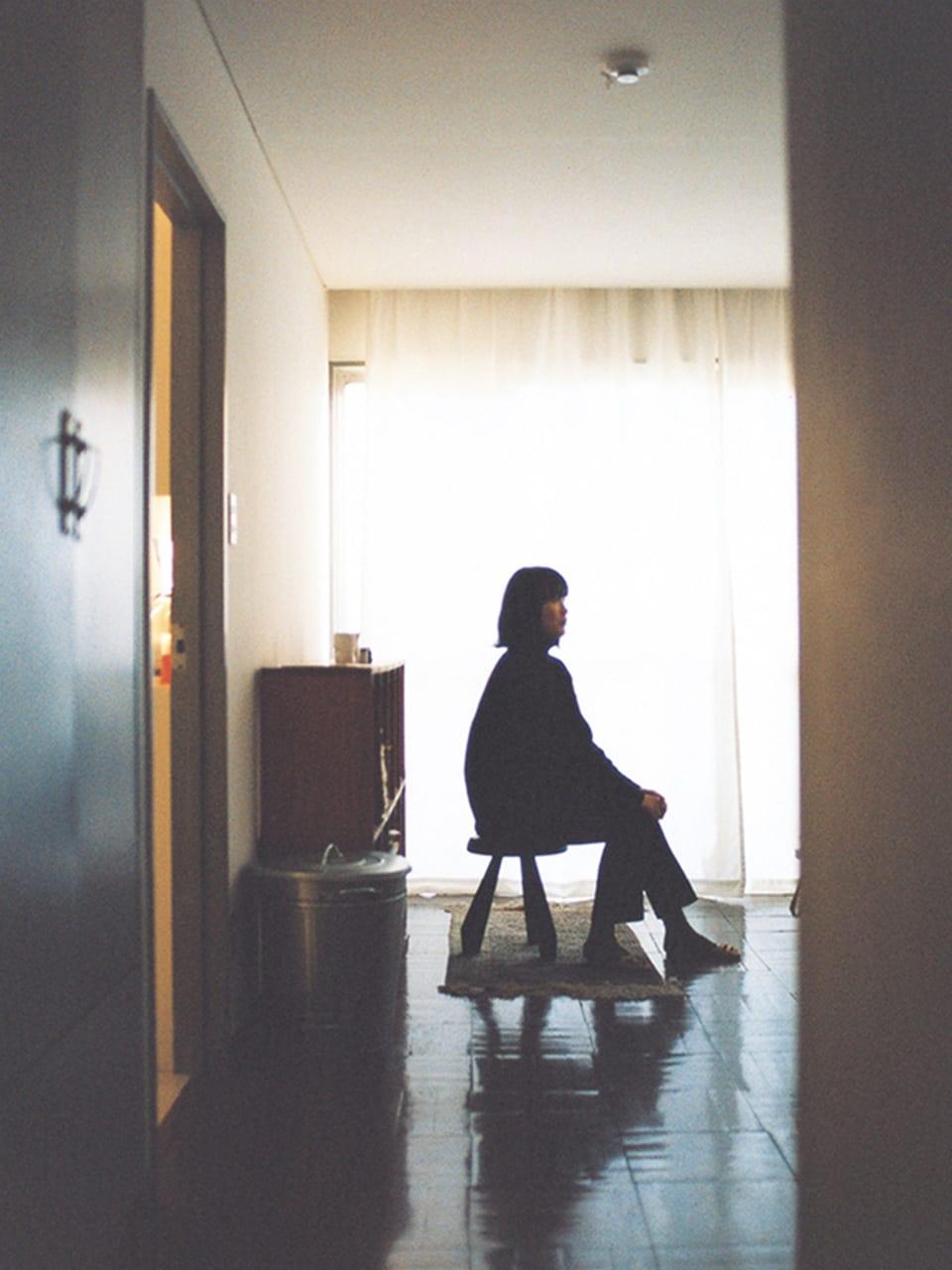 ミニマルな美意識が貫かれた、日常の静かな時間「彼女と、光の射す東京の部屋。」vol.3