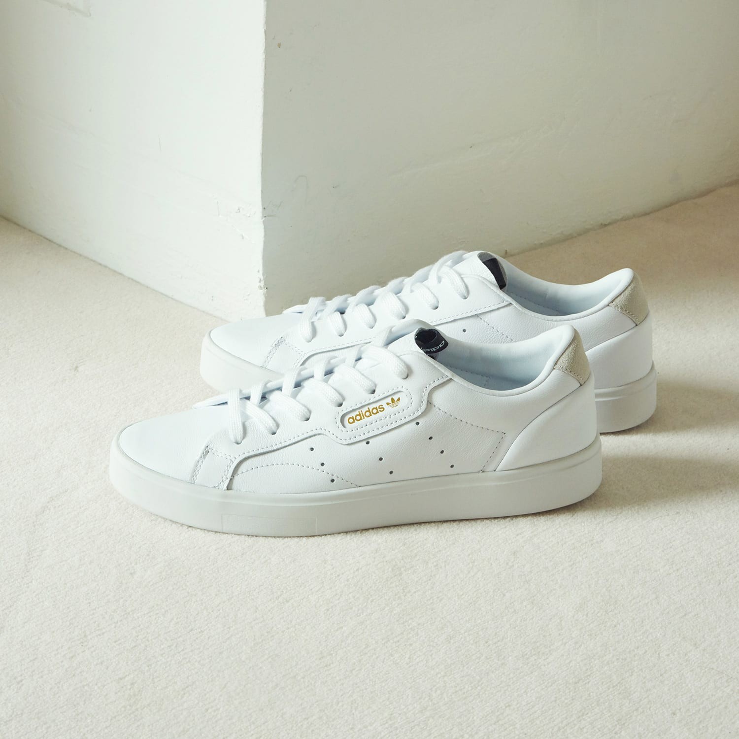 高感度な女子のためのスニーカー、〈adidas SLEEK〉誕生! - Slide:4