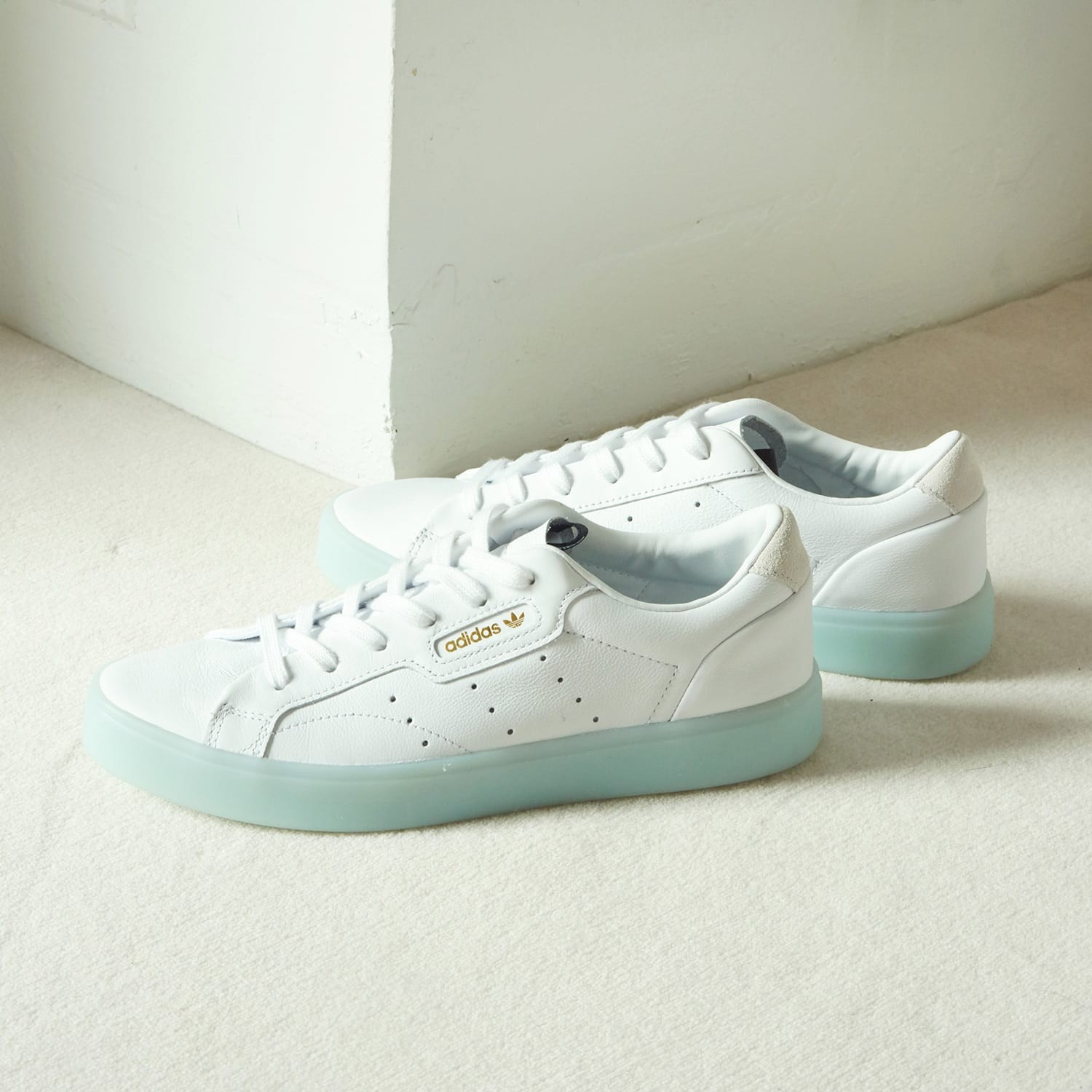 高感度な女子のためのスニーカー、〈adidas SLEEK〉誕生! - Slide:2