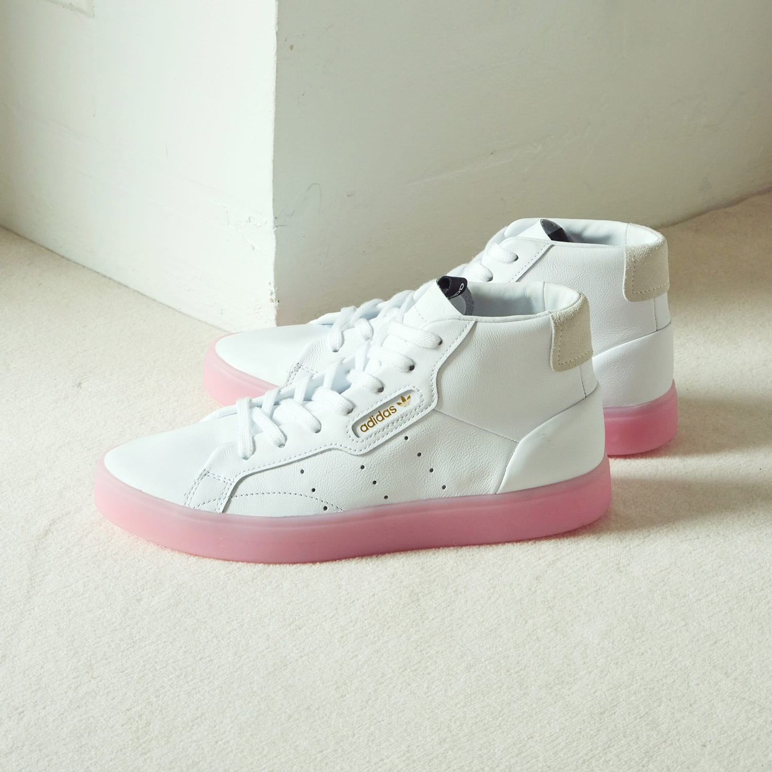 高感度な女子のためのスニーカー、〈adidas SLEEK〉誕生! - Slide:3