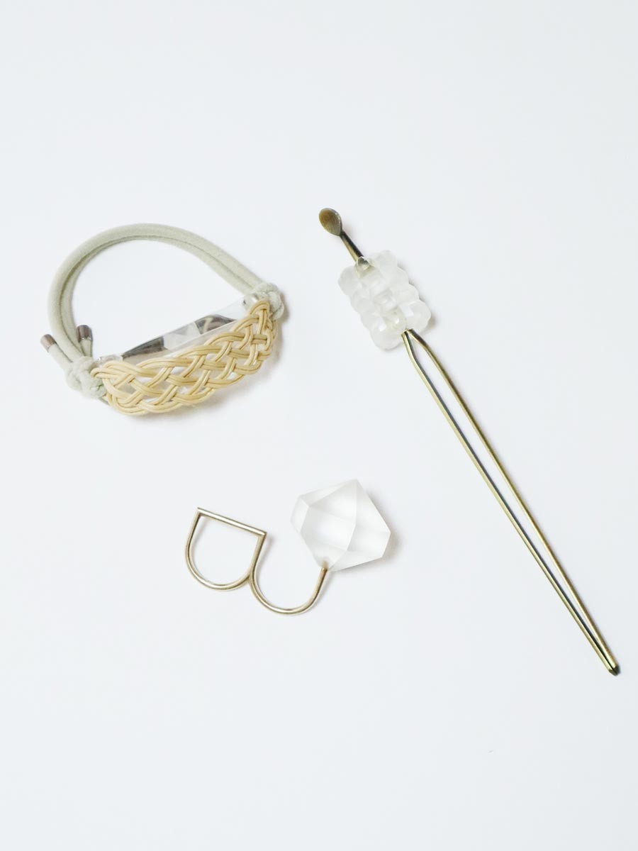 クリア素材のアクセサリー - Slide:6