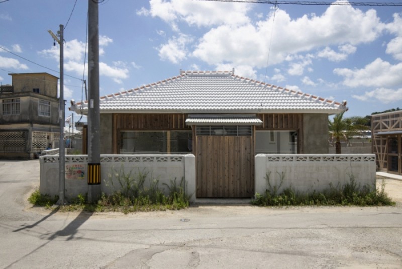 irregular INN Nakijin - Slide:3