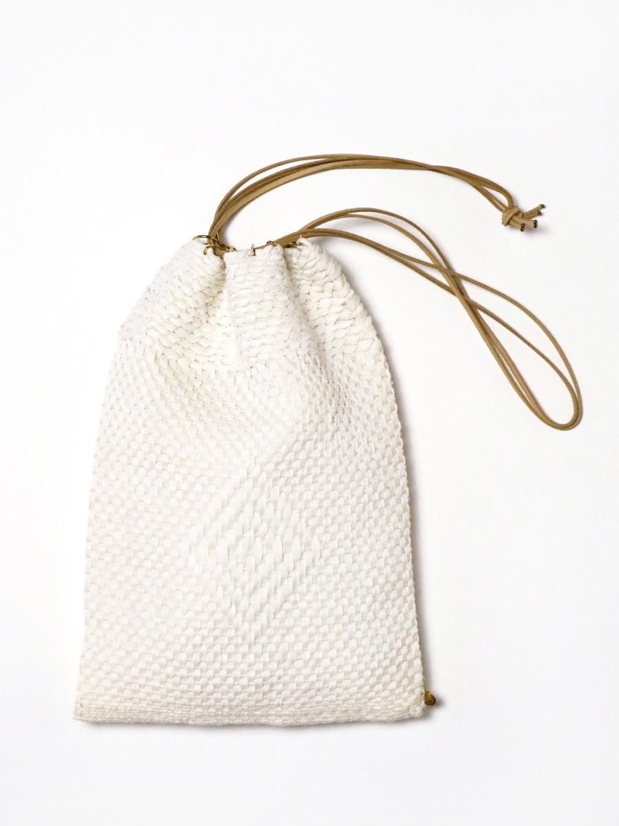 リボンを編み上げた巾着バッグ - Slide:3