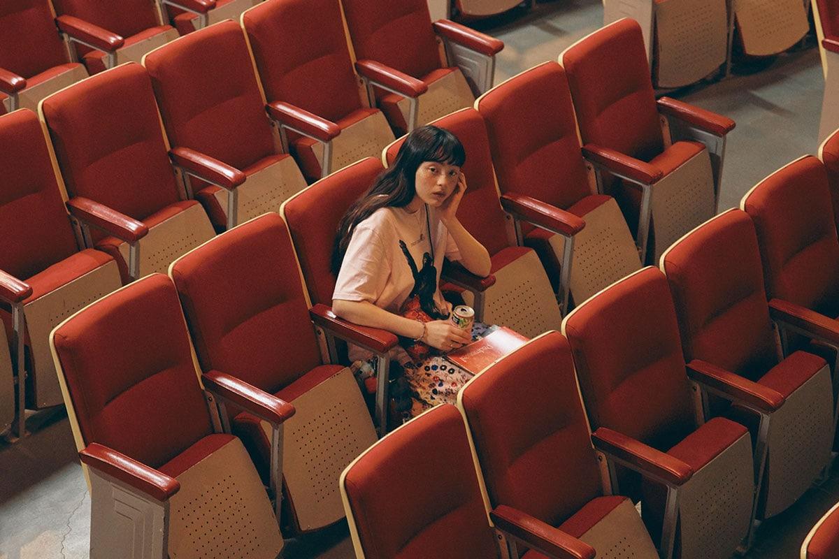 モトーラ世理奈さんと、国内最古の映画館「高田世界館」へ旅に - Slide:3