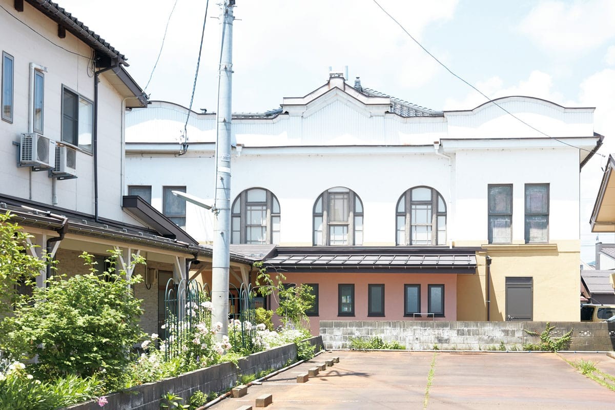 高田世界館の外観 - Slide:2