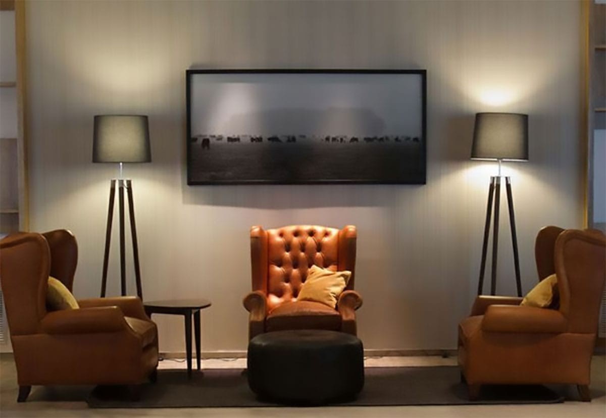 ラウンジの様子 - Slide:4