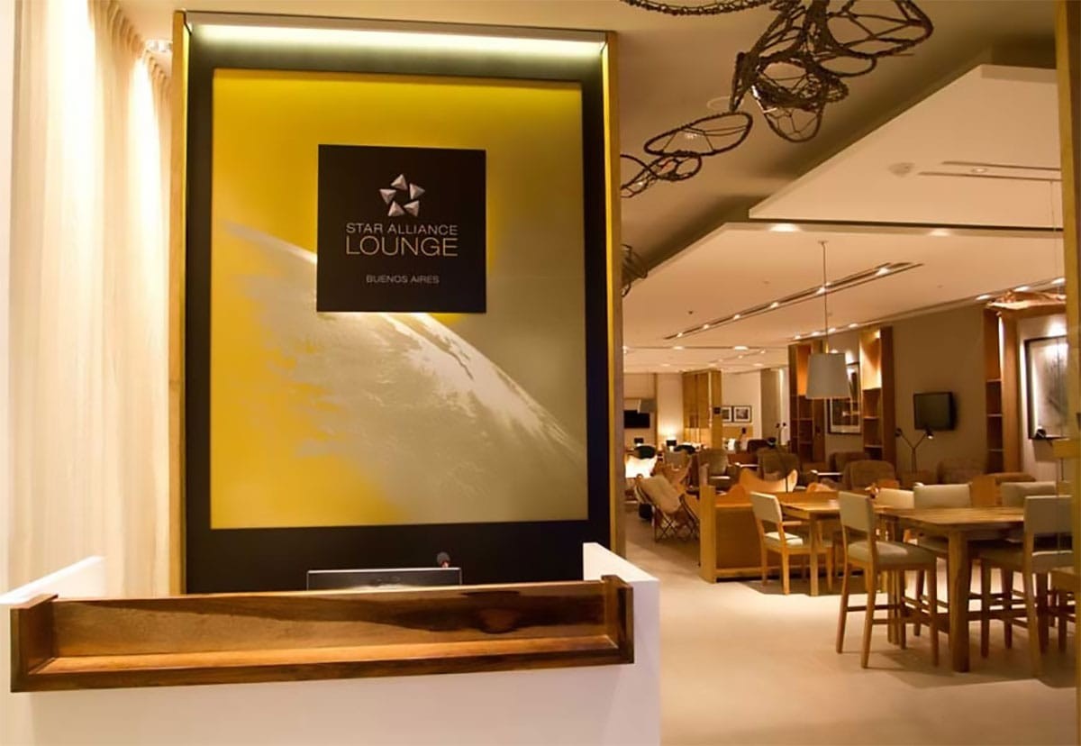 ラウンジの様子 - Slide:6