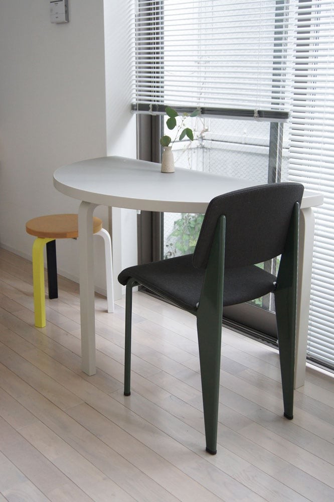 私と部屋 vol.26 ものに触れ、自分と対話しながら辿り着いた、ミニマルな空間。 ー古川真由子さん - Slide:3