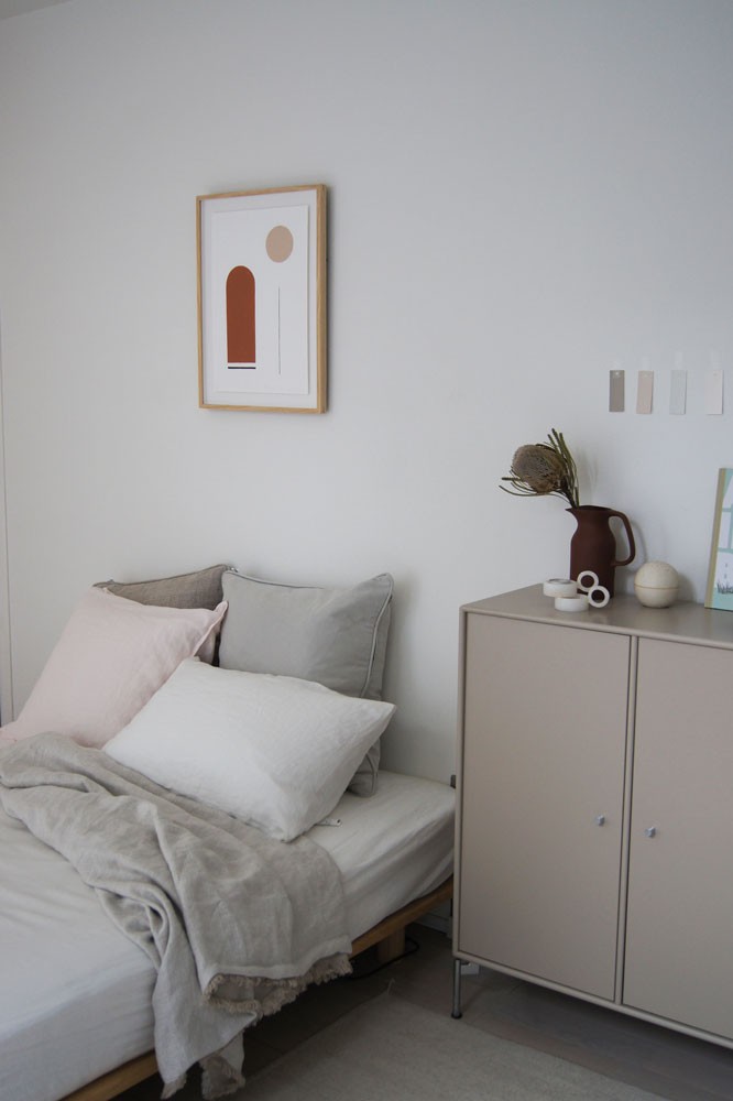 私と部屋 vol.26 ものに触れ、自分と対話しながら辿り着いた、ミニマルな空間。 ー古川真由子さん - Slide:1