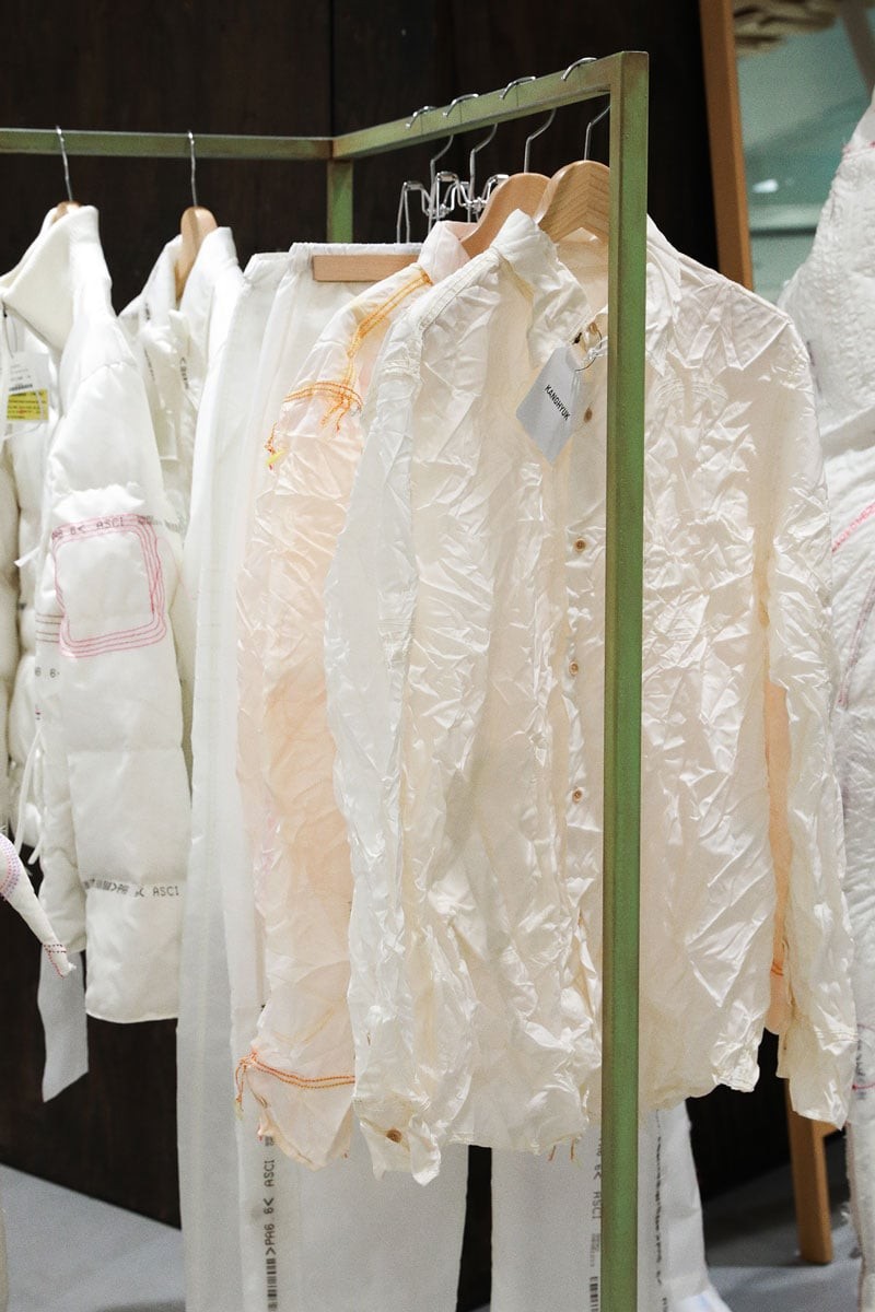 カンヒュク 服 - Slide:1