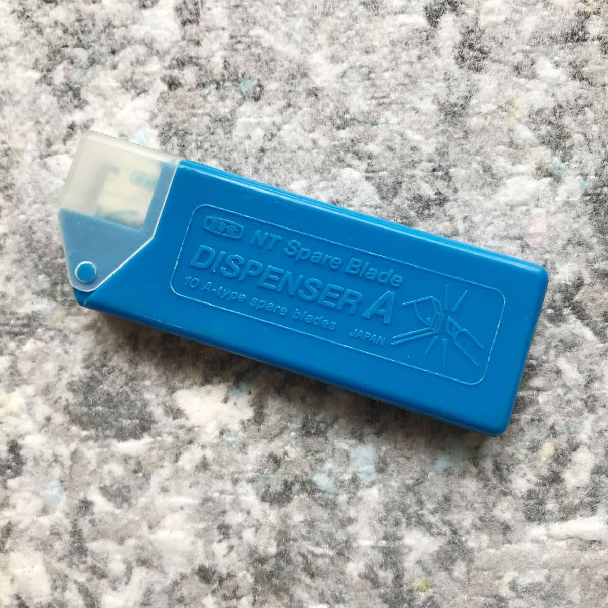 カッターの刃のスペアケース - Slide:4