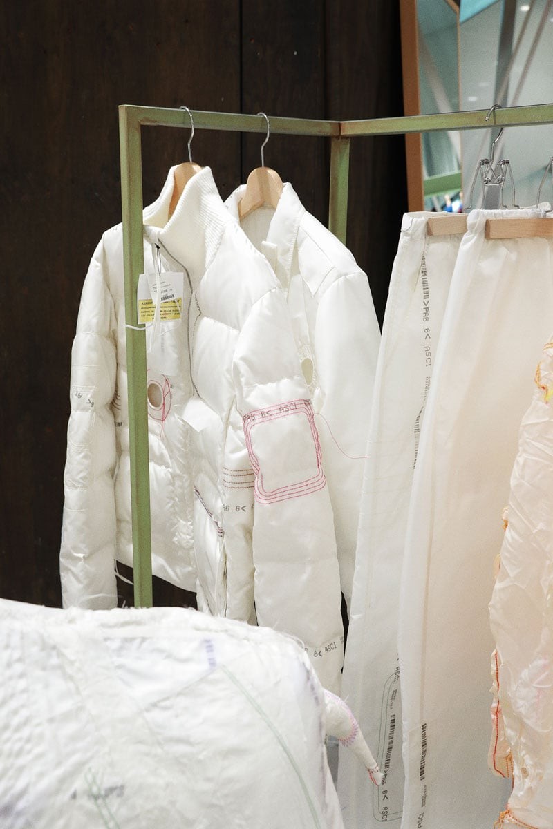 カンヒュク 服 - Slide:2