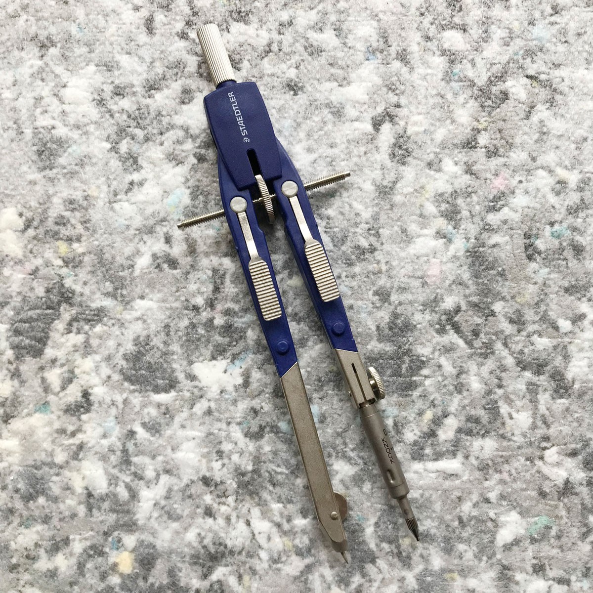 STAEDTLERのコンパス - Slide:8