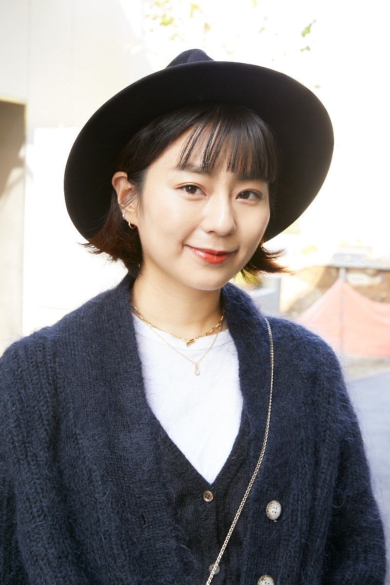 ウールのハットで粋に。アクセサリー感覚のミニバッグがアクセント|365日おしゃれスナップ - Slide:5