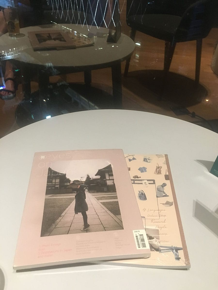 バンコクの夜景が一望できるOPEN HOUSUでは、タイ発のカルチャー誌『ハプニング』のバックナンバーを扱う。 - Slide:3