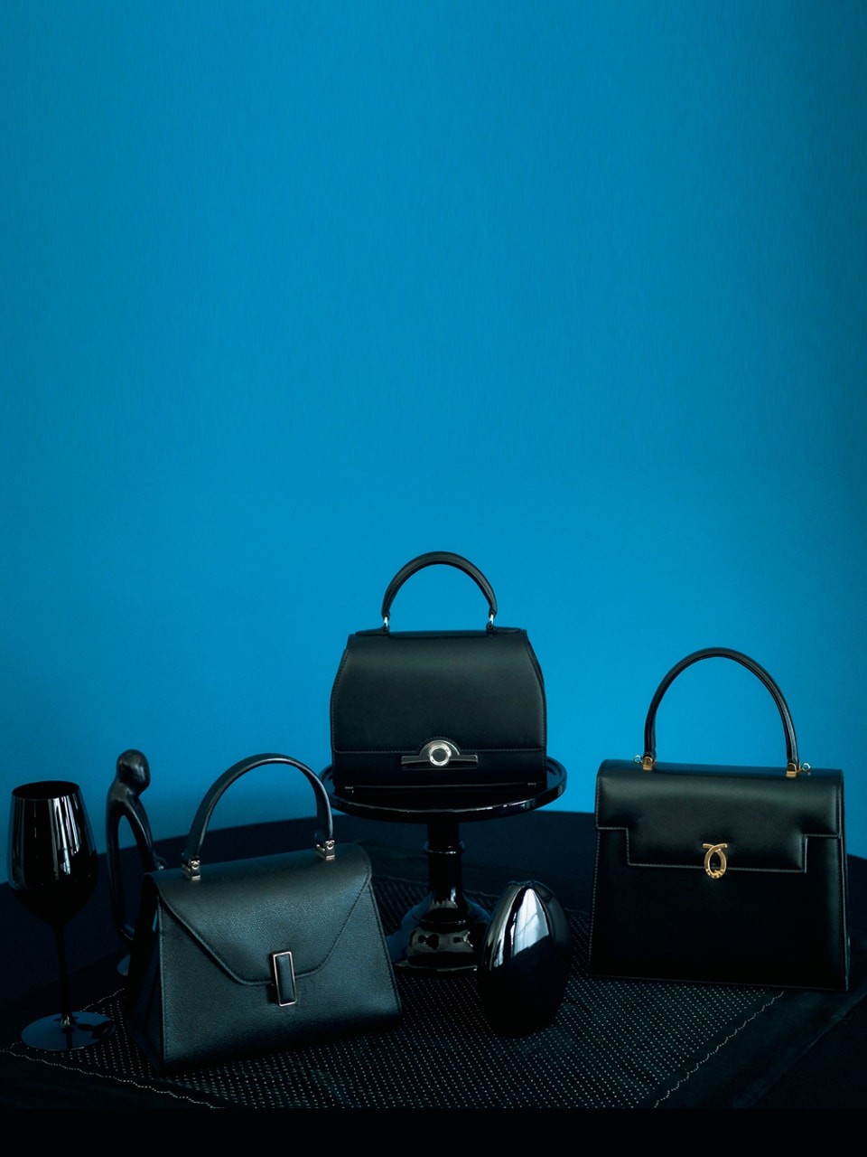 クラシカルなハンドバッグ。