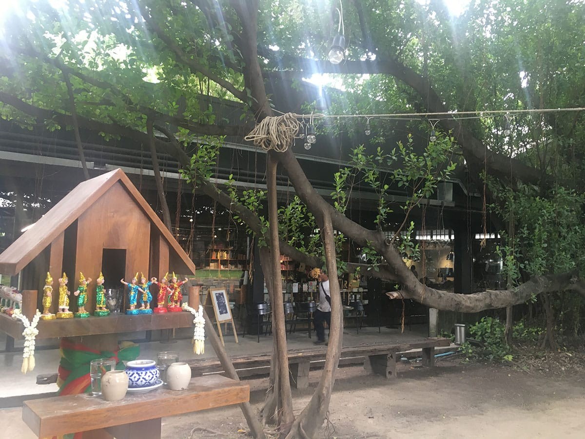 タイの仏壇 - Slide:1