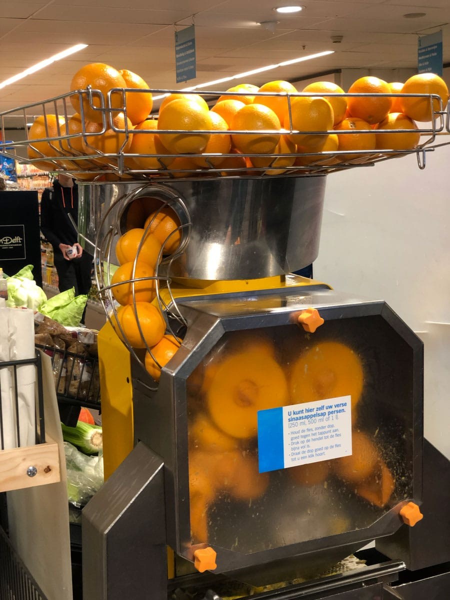 生搾りジュースの機械 - Slide:1