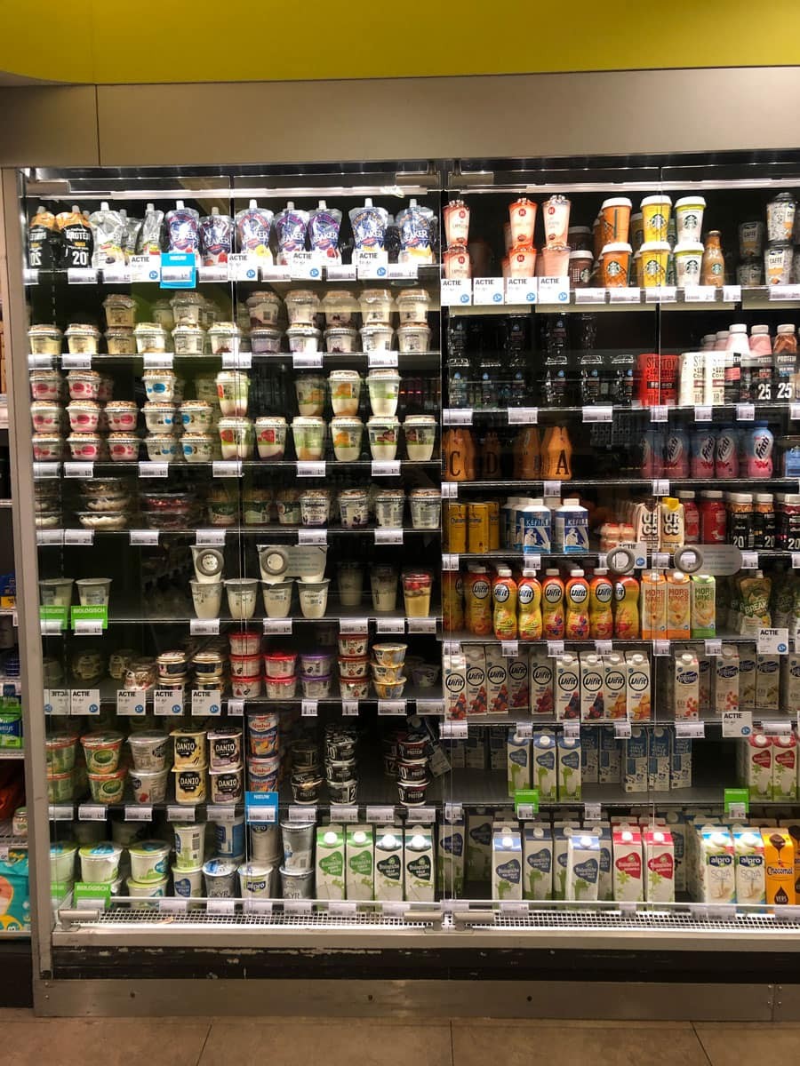 スーパーの商品棚 - Slide:1