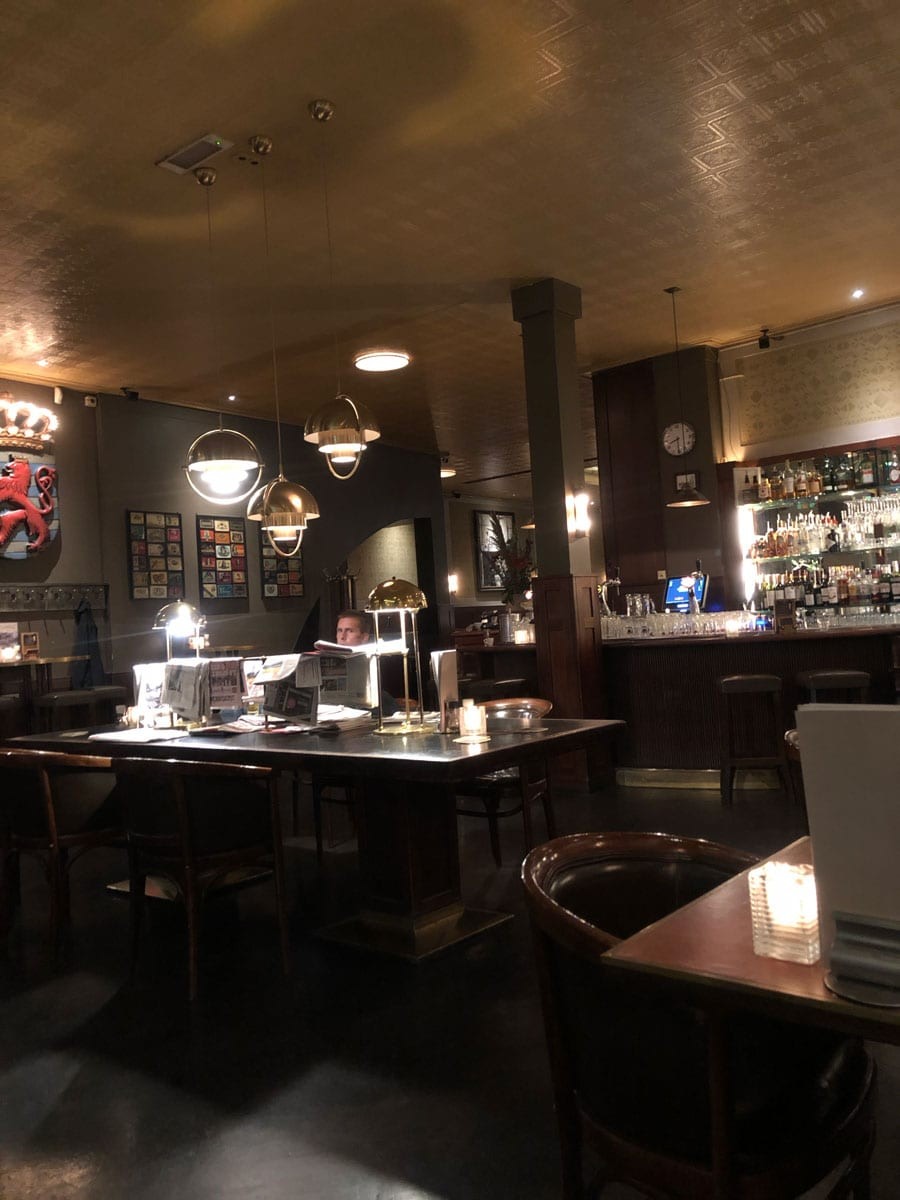 cafe Luxembourgの店内 - Slide:1