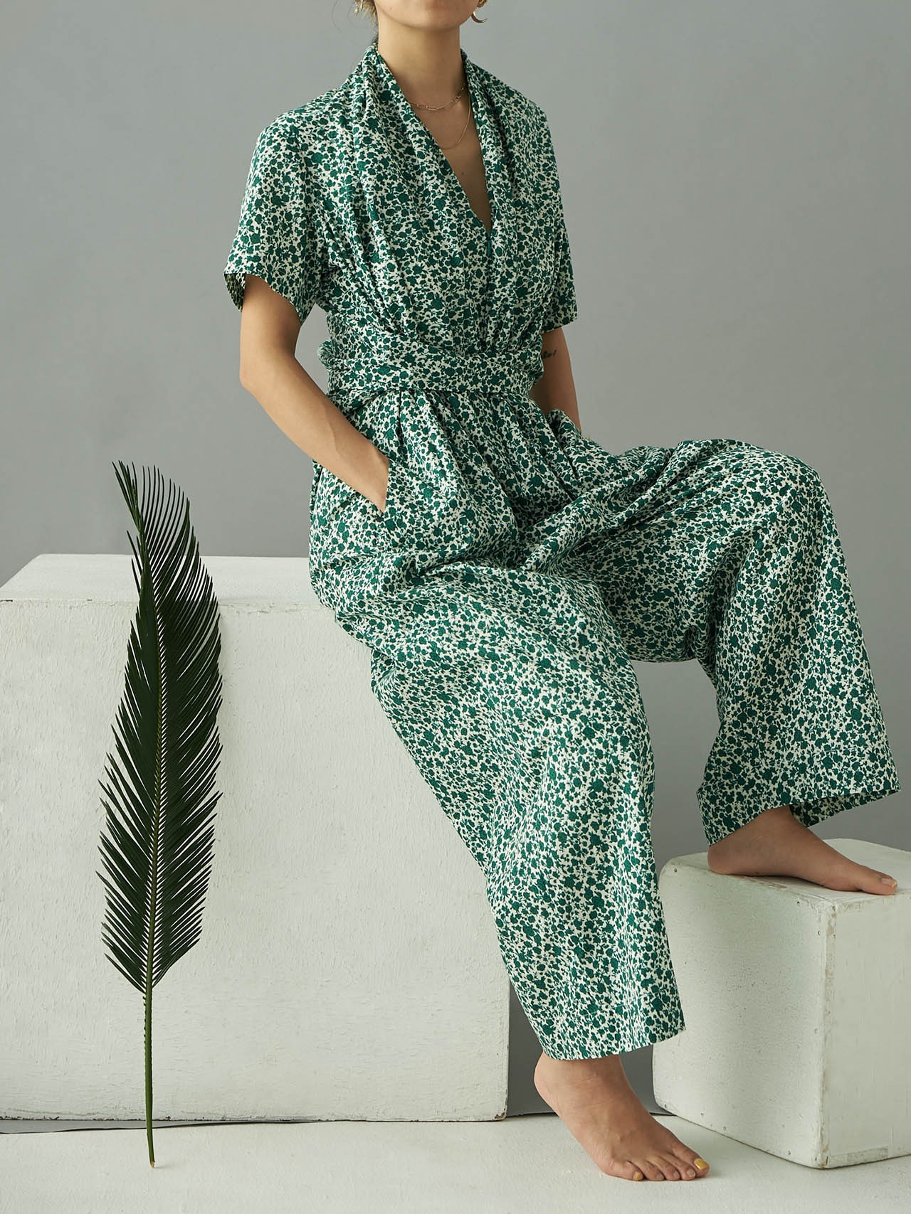 キャロン カラハン、スティーブン アラン トーキョー、ジャンプスーツ - Slide:12