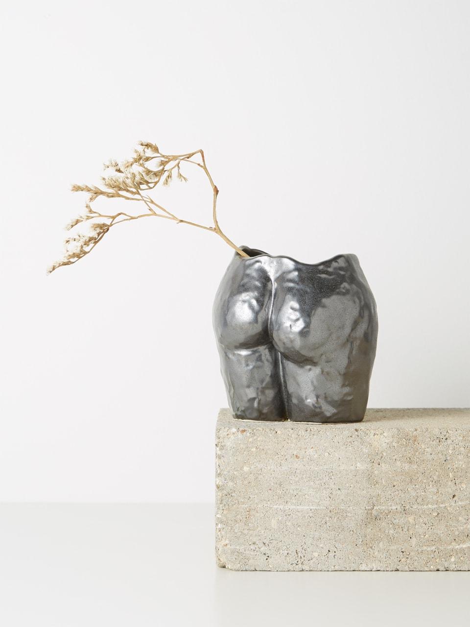 ANISSA KERMICHEの花瓶