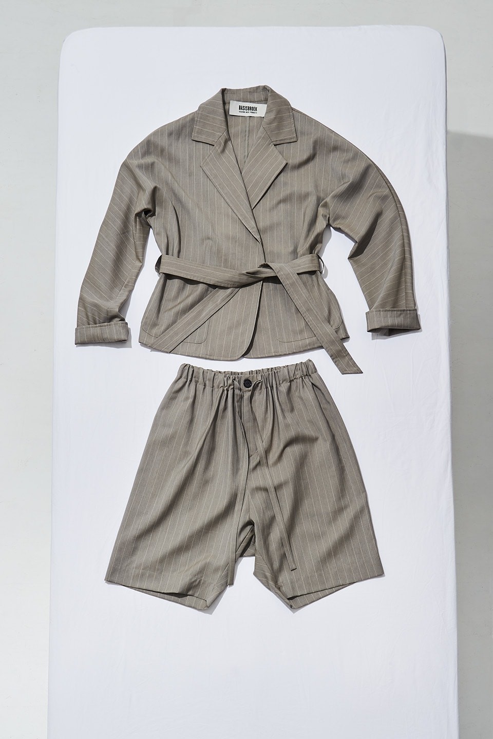 セットアップをフル活用!着回しスタイリング4選 - Slide:1