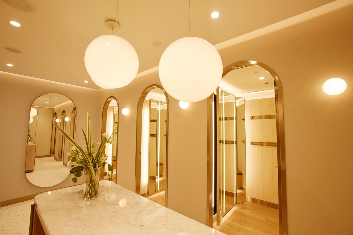 ルルレモン 六本木ヒルズ - Slide:3