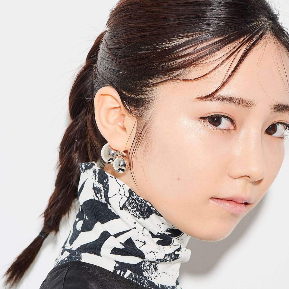 見習いエディターぱるる|島崎遥香|ヘアメイク - Slide:1