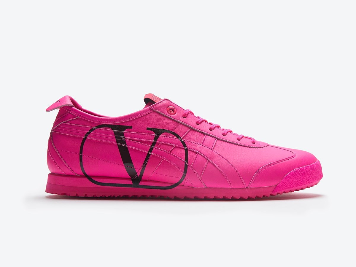 VALENTINO GARAVANI × ONITSUKA TIGER のモードなスニーカーコレクションを手に入れて! - Slide:10