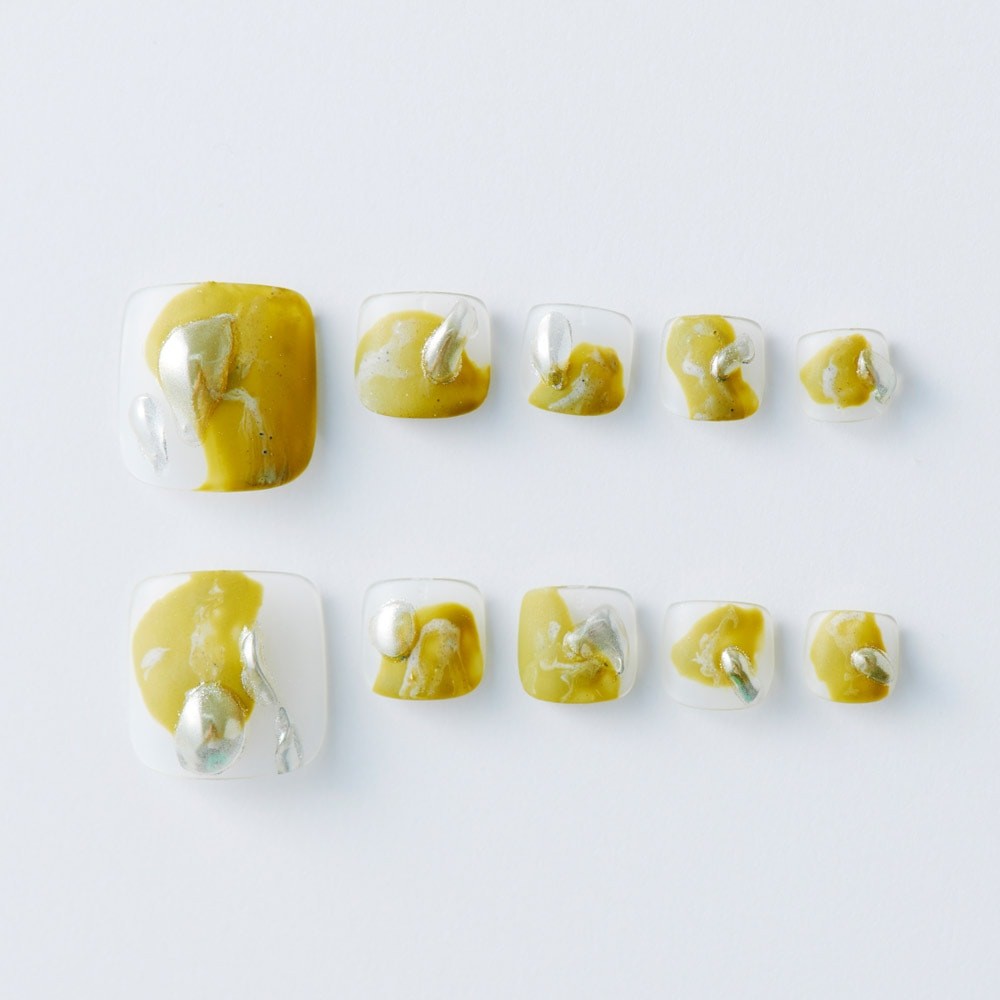 トレンドのクリアベースで涼しげな足元に。フットネイル見本帖 Vol.1 - Slide:2