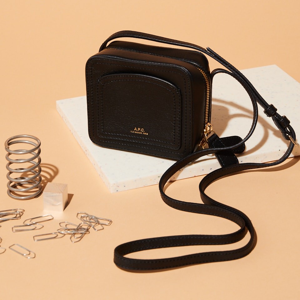 アーペーセー バッグ - Slide:1