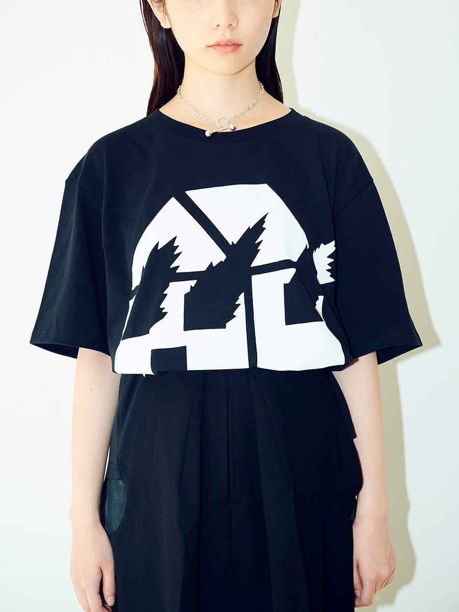 見習いエディターぱるる|島崎遥香|J W アンダーソンのTシャツ - Slide:2