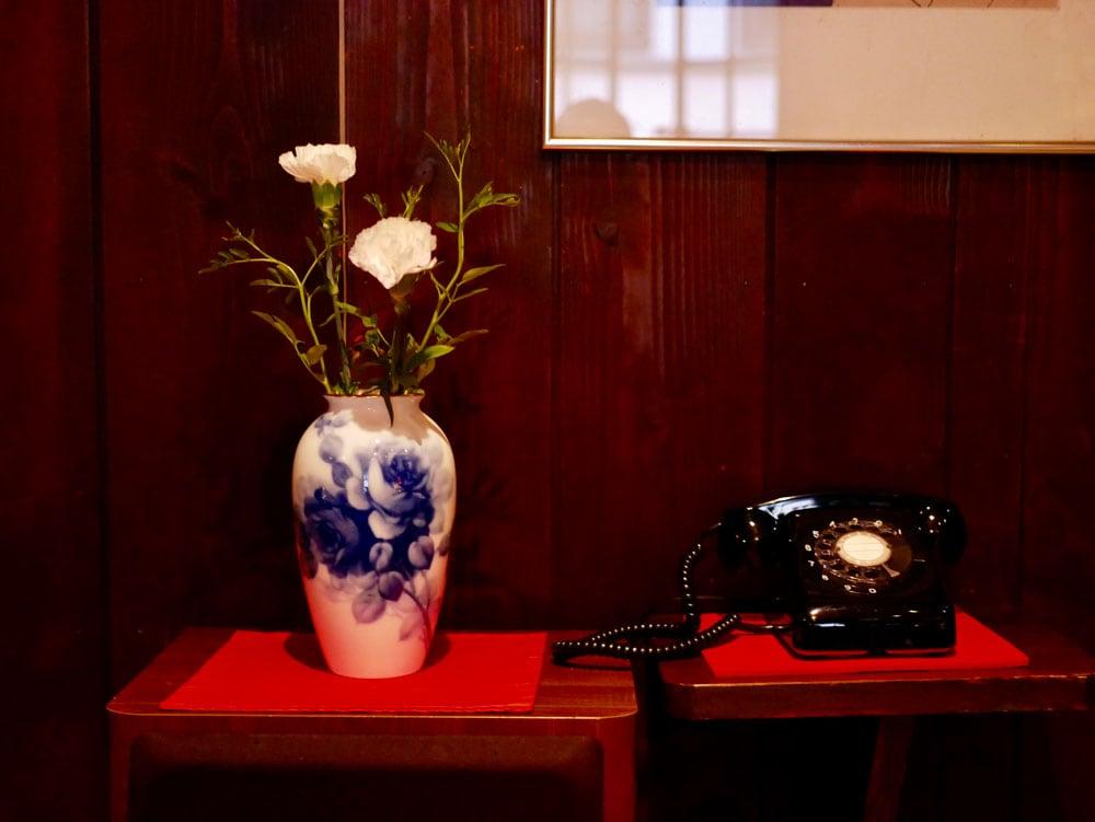 80年代好きライターの純喫茶巡りVol.2 大岡山「伊藤珈琲店」でクラシックと花を愛でる - Slide:3