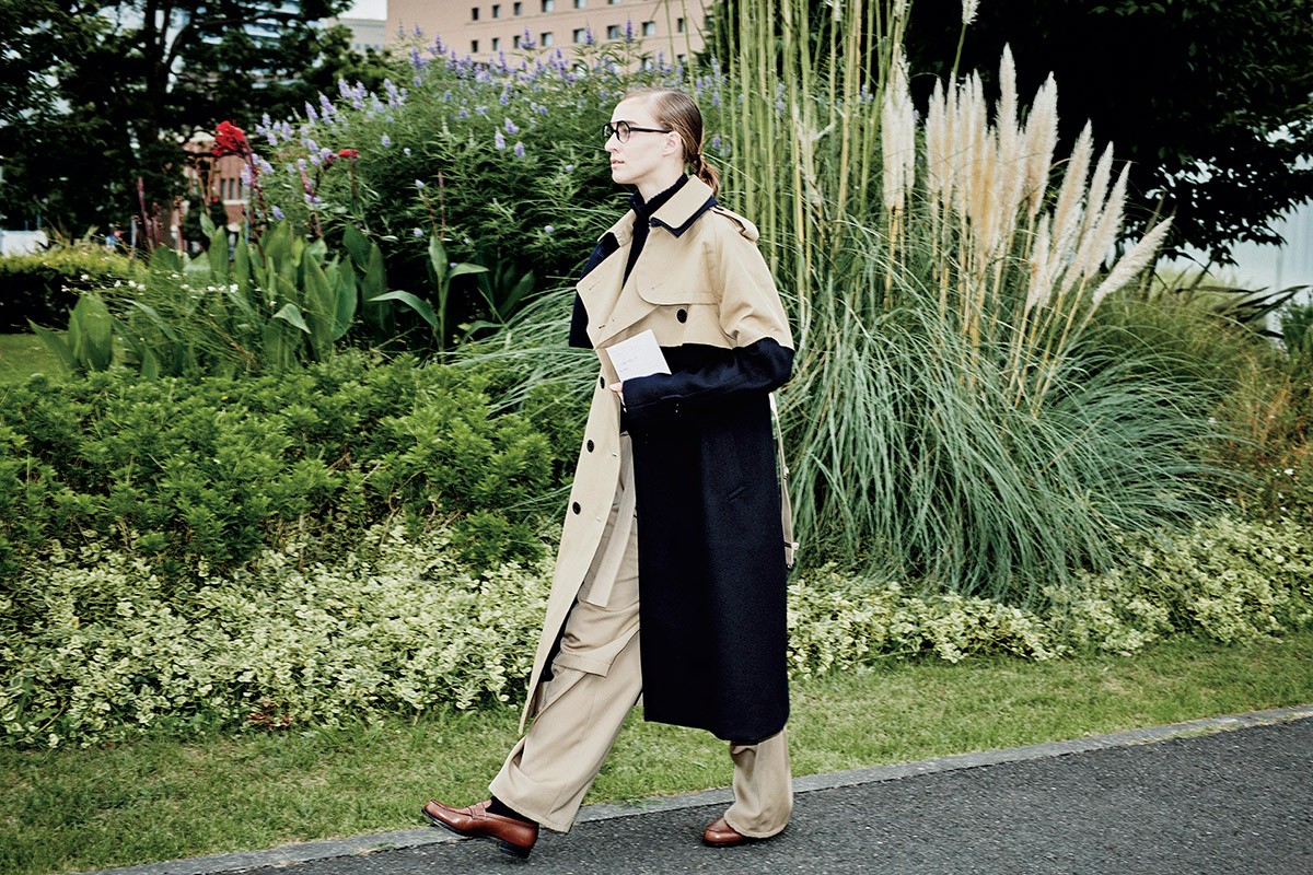 本とコート、未来のカノン - Slide:2